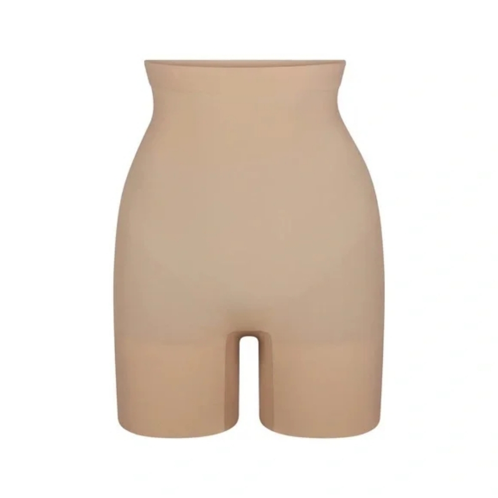 Skims Everyday Sculpt High-Waisted Mid Thigh Short
